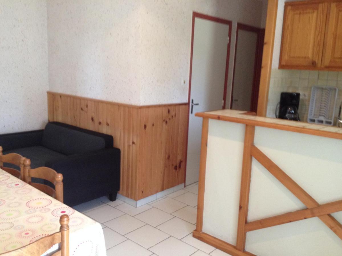 Village De Gites Le Chatenet Thonac Exterior foto