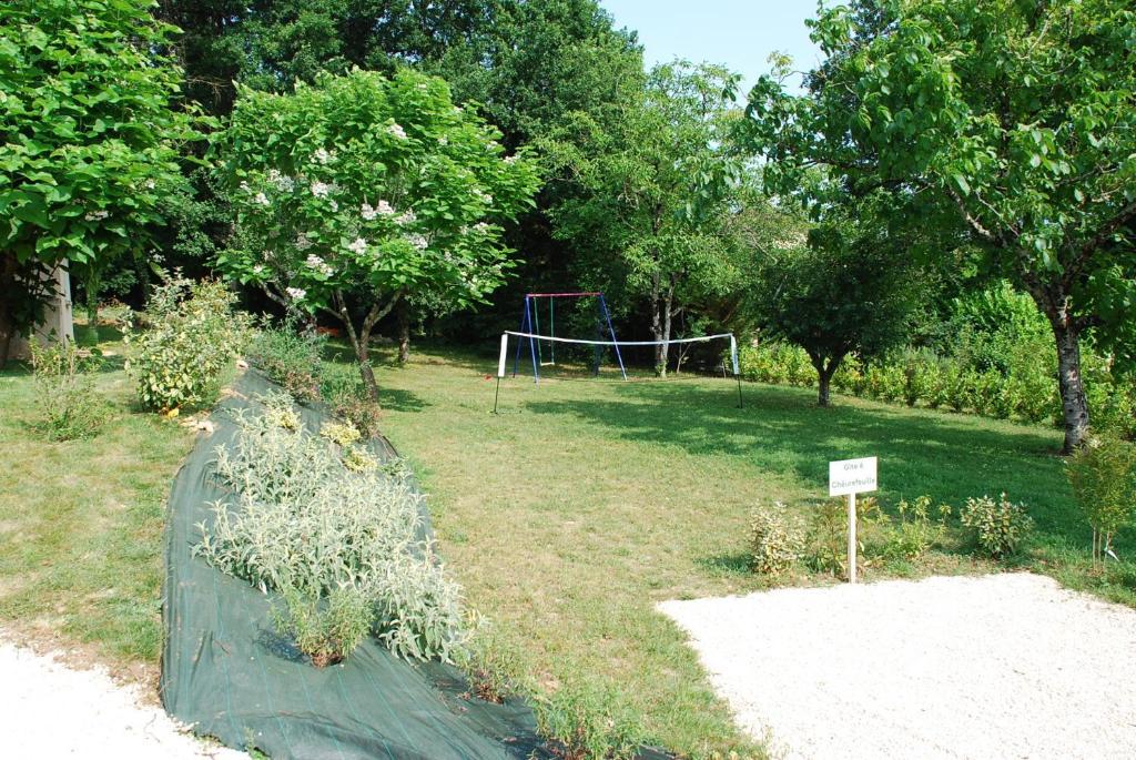 Village De Gites Le Chatenet Thonac Exterior foto